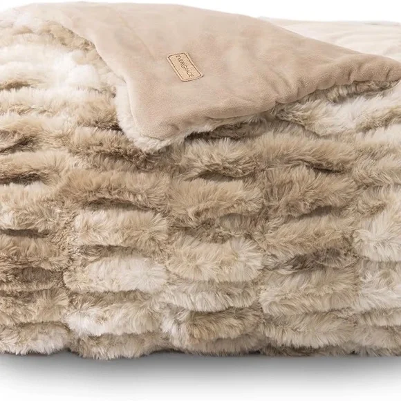 EVERGRACE Faux Rabbit Fur Throw Blanket 60x80 Beige Plush Reversible Velvet - Picture 2 of 15